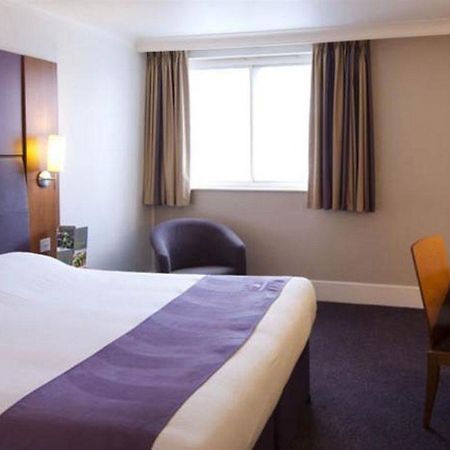 Premier Inn Glasgow Ньютон-Мернс Екстер'єр фото